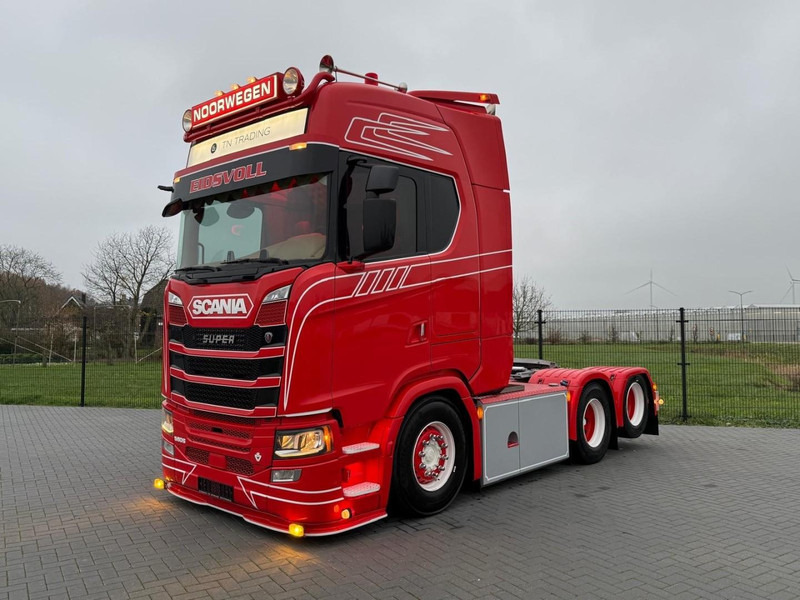 Scania S580 V8 NGS SHOW TRUCK, VOLLUCHT, SPECIAL INTERIOR, BOMVOL, ALS NIEUW. - Тягач: фото 3 Scania S580 V8 NGS SHOW TRUCK, VOLLUCHT, SPECIAL INTERIOR, BOMVOL, ALS NIEUW. - Тягач: фото 3