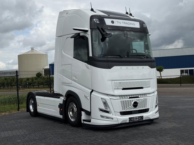 Volvo FH 13.460XL NEW, FULL AIR, ALCOA, HYDRAULIC, XL, FULL. - Тягач: фото 2 Volvo FH 13.460XL NEW, FULL AIR, ALCOA, HYDRAULIC, XL, FULL. - Тягач: фото 2