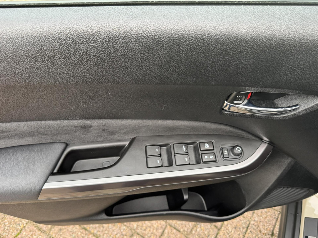 Легковой автомобиль Suzuki Vitara-1.5 Hybrid Style Automaat Adaptive cruise Climate control Panoramadak Achteruitrijcamera Apple / Android: фото 19 Легковой автомобиль Suzuki Vitara-1.5 Hybrid Style Automaat Adaptive cruise Climate control Panoramadak Achteruitrijcamera Apple / Android: фото 19