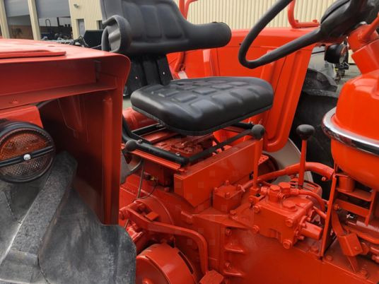 Renault SUPER 3 D tracteur à 8 500 € exo de tva - Трактор: фото 3 Renault SUPER 3 D tracteur à 8 500 € exo de tva - Трактор: фото 3