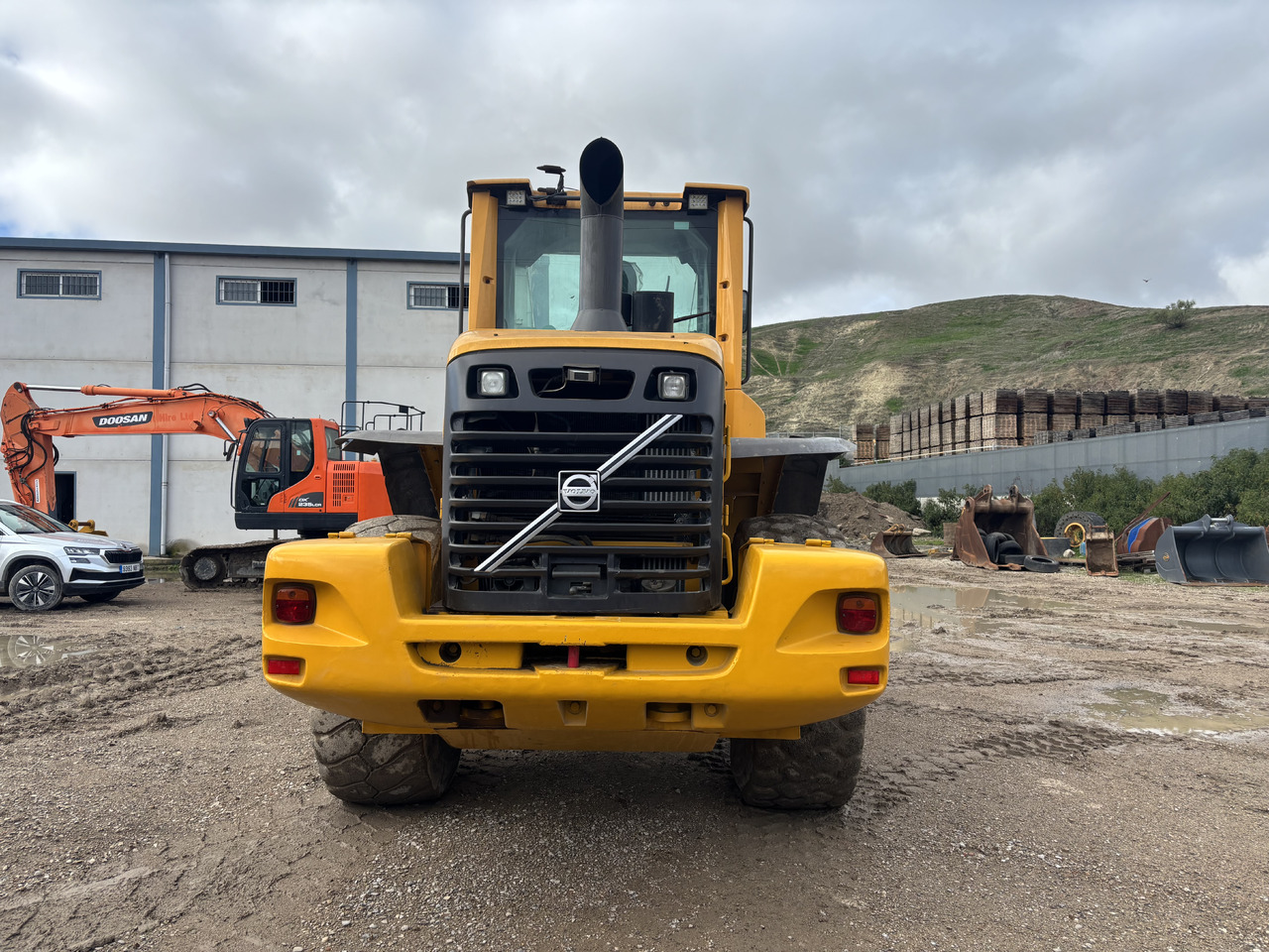 VOLVO L90F - Колёсный погрузчик: фото 4 VOLVO L90F - Колёсный погрузчик: фото 4