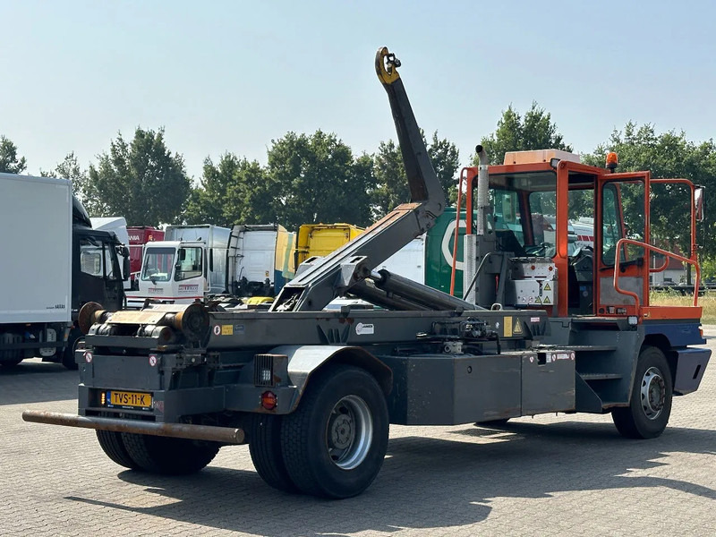 Terberg YT 222 4x2 AJK 30T Haakarm / Weegsysteem / Overdrukcabine / *NL-Kenteken* - Терминальный тягач: фото 3 Terberg YT 222 4x2 AJK 30T Haakarm / Weegsysteem / Overdrukcabine / *NL-Kenteken* - Терминальный тягач: фото 3