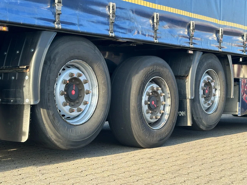 Wielton Schuifzeil met Coil / SAF-Disc 2x Lift-as / APK 12-2026 - Тентованный полуприцеп: фото 2 Wielton Schuifzeil met Coil / SAF-Disc 2x Lift-as / APK 12-2026 - Тентованный полуприцеп: фото 2