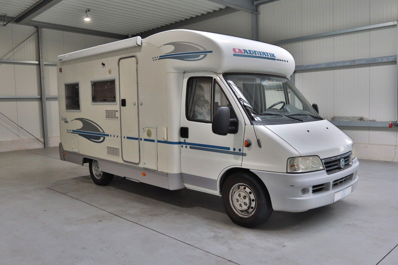Полуинтегрированный автодом Adria Coral 590 DS / Festbett / Sehr gepflegt: фото 1