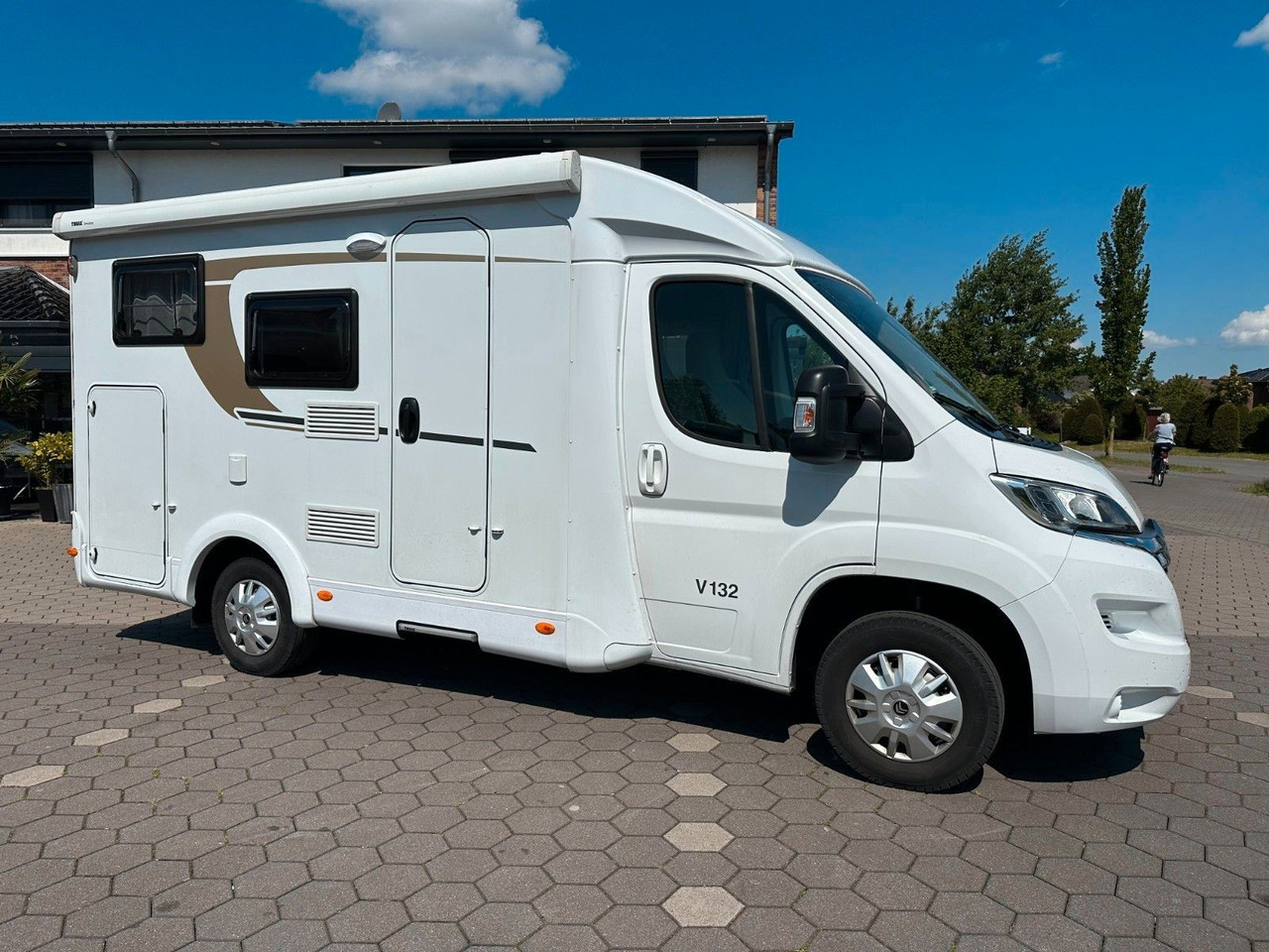 Carado V 132/Festbett/Garage/Klima/Markise/Finanzierung - Полуинтегрированный автодом: фото 2 Carado V 132/Festbett/Garage/Klima/Markise/Finanzierung - Полуинтегрированный автодом: фото 2