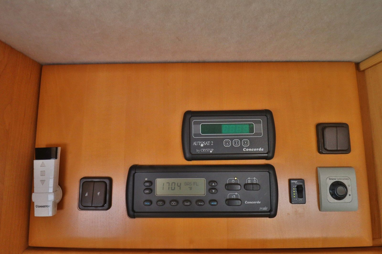 Интегрированный автодом Concorde Charisma I 880 F/Automatik/Festbett/Klima/Solar Concorde Charisma I 880 F/Automatik/Festbett/Klima/Solar: фото 19