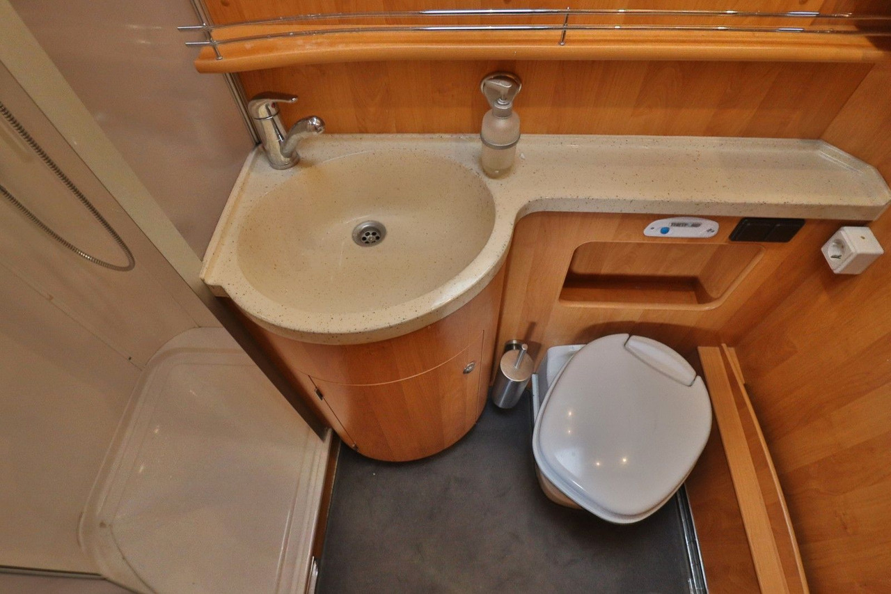Интегрированный автодом Concorde Charisma I 880 F/Automatik/Festbett/Klima/Solar Concorde Charisma I 880 F/Automatik/Festbett/Klima/Solar: фото 18