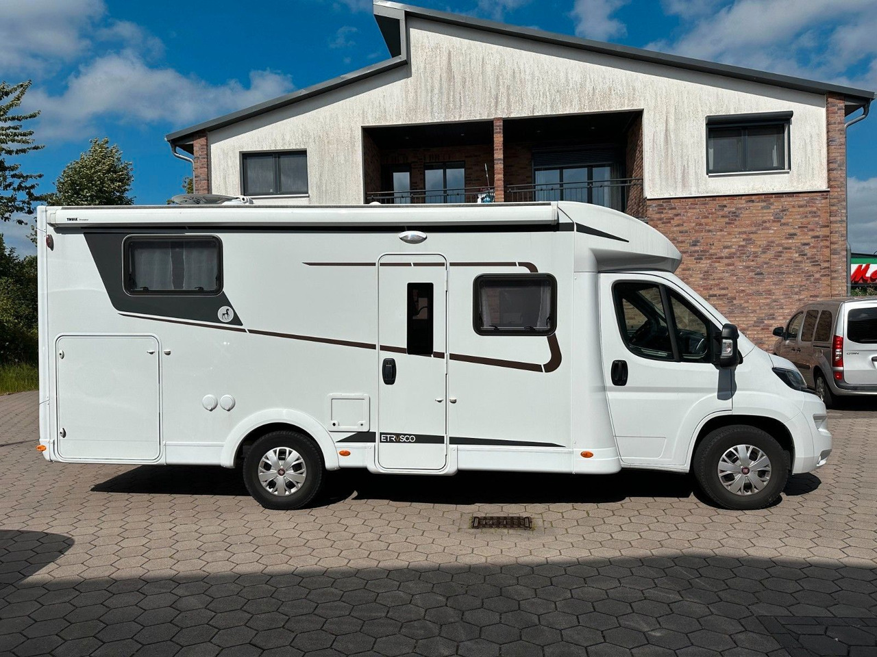 Etrusco T 7300 SB/Einzelbetten+Hubbett/Garage/Klima/TOP - Полуинтегрированный автодом: фото 1 Etrusco T 7300 SB/Einzelbetten+Hubbett/Garage/Klima/TOP - Полуинтегрированный автодом: фото 1