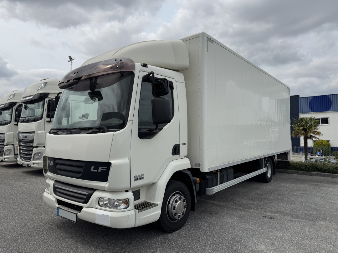 DAF LF 160 45IV - Грузовик с закрытым кузовом: фото 1 DAF LF 160 45IV - Грузовик с закрытым кузовом: фото 1