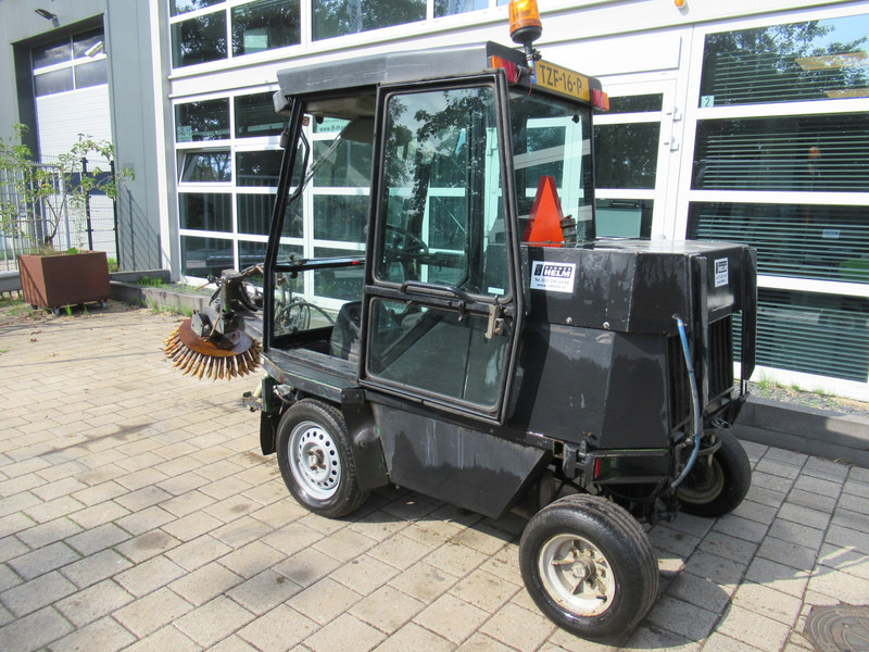 ROBERINE 1503 - 628 4WD Onkruidborstelmachine - Подметально-уборочная машина: фото 4 ROBERINE 1503 - 628 4WD Onkruidborstelmachine - Подметально-уборочная машина: фото 4