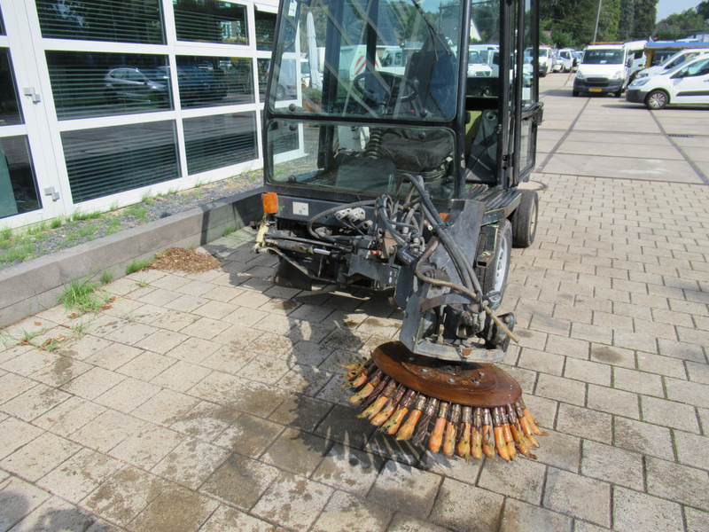 ROBERINE 1503 - 628 4WD Onkruidborstelmachine - Подметально-уборочная машина: фото 2 ROBERINE 1503 - 628 4WD Onkruidborstelmachine - Подметально-уборочная машина: фото 2