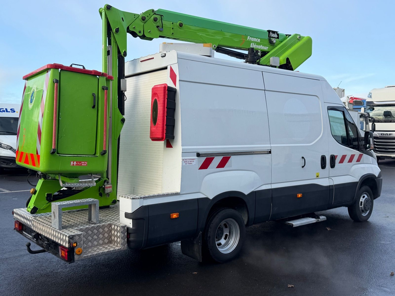 Iveco Daily 50C18 17,2m, 2-Punkt, 200Kg, TOP - Грузовик с подъемником: фото 4 Iveco Daily 50C18 17,2m, 2-Punkt, 200Kg, TOP - Грузовик с подъемником: фото 4