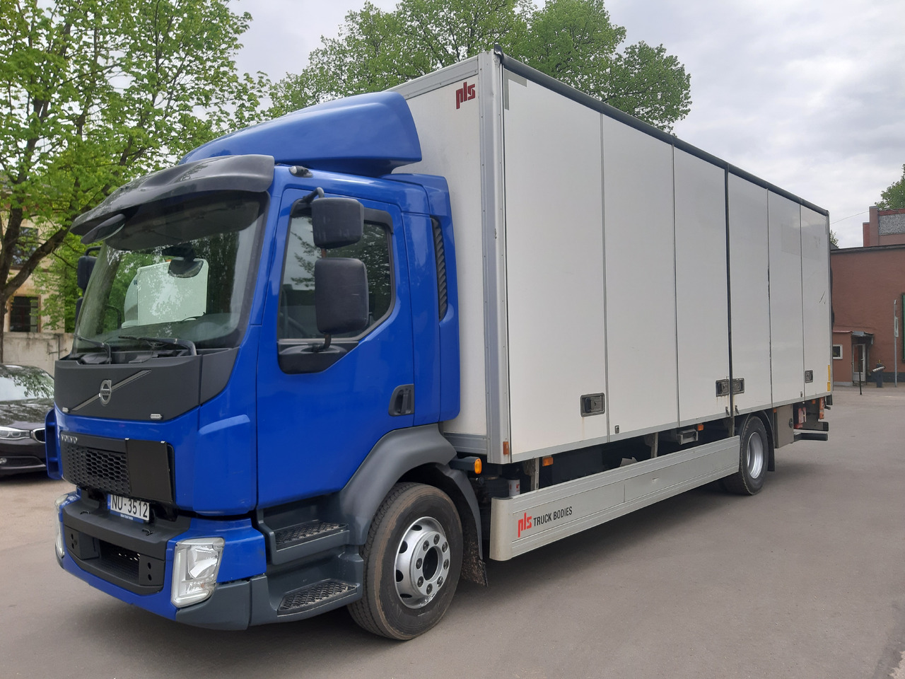 VOLVO FL - Грузовик с закрытым кузовом: фото 1 VOLVO FL - Грузовик с закрытым кузовом: фото 1