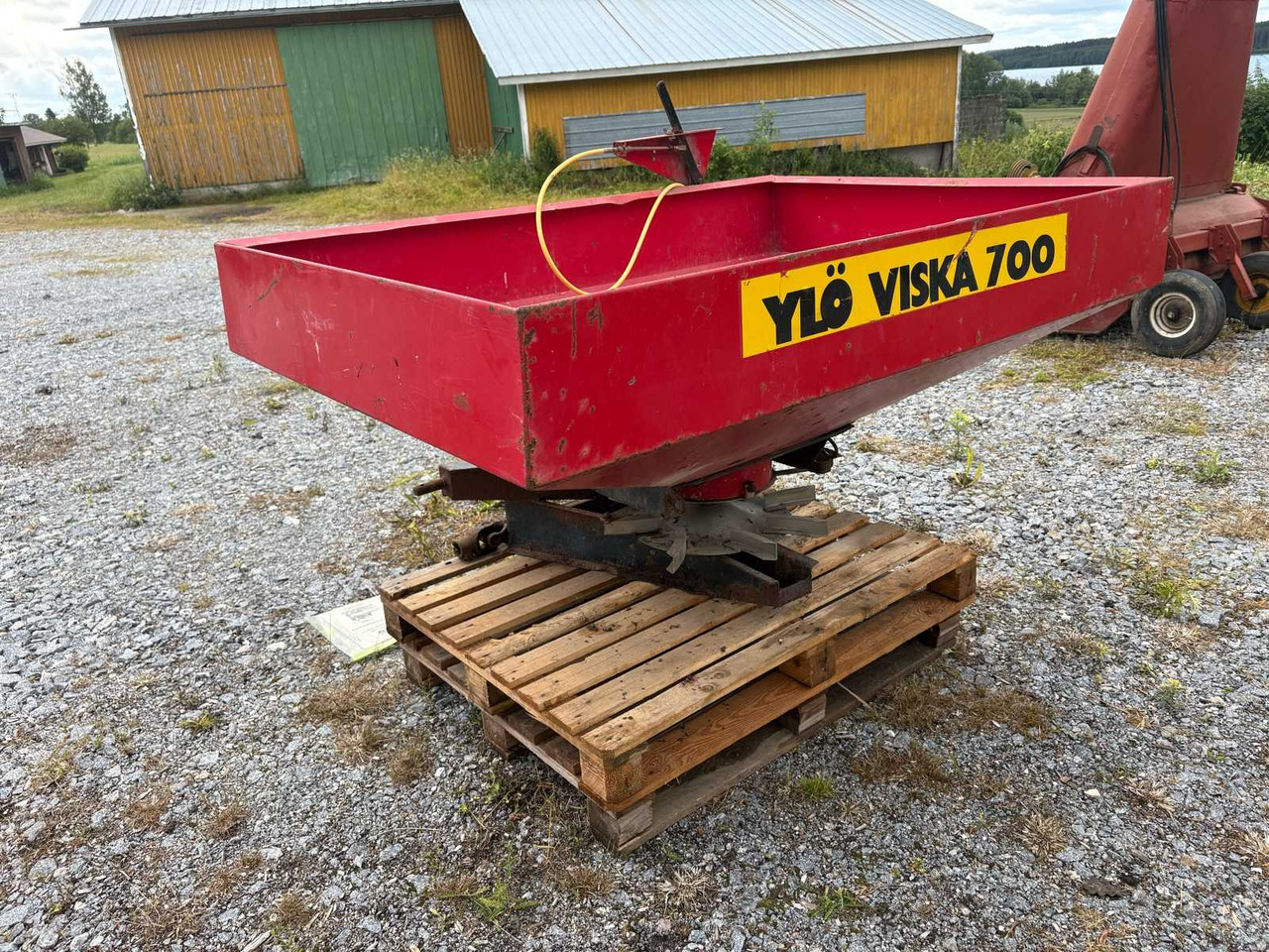 Centrifugal spreader Ylö Viska 700 - Разбрасыватель удобрений: фото 1 Centrifugal spreader Ylö Viska 700 - Разбрасыватель удобрений: фото 1