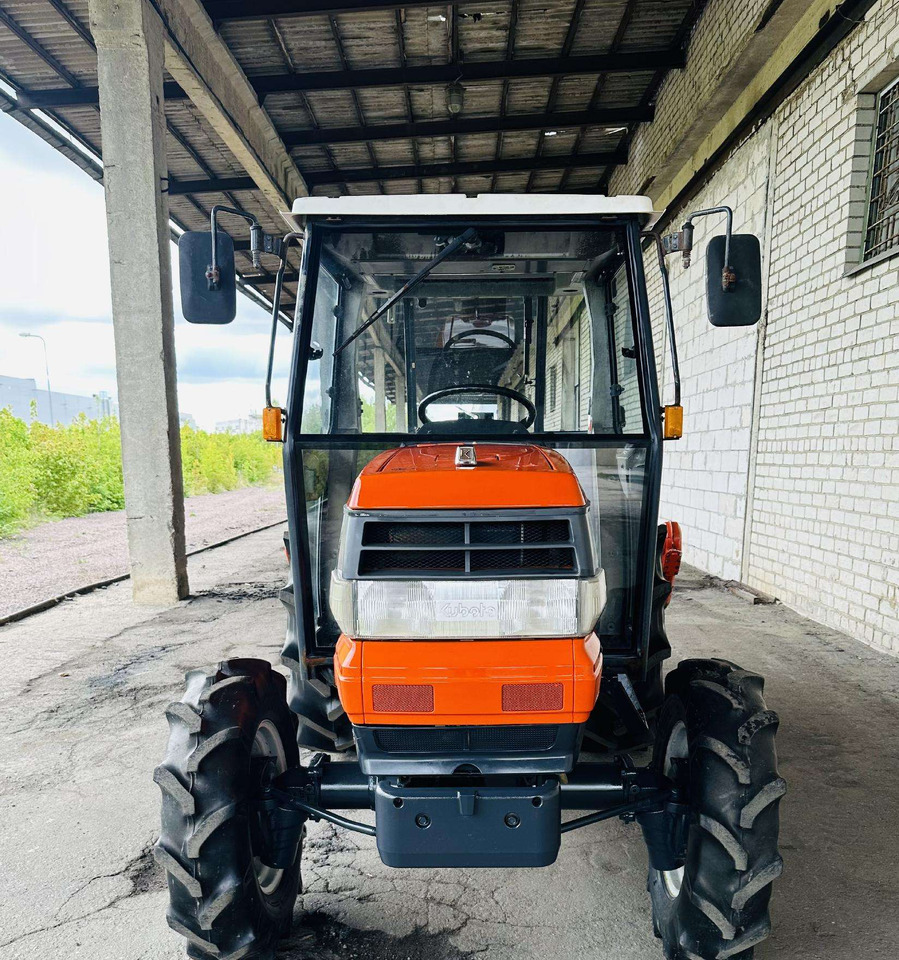 Kubota GL32 - Трактор: фото 3 Kubota GL32 - Трактор: фото 3