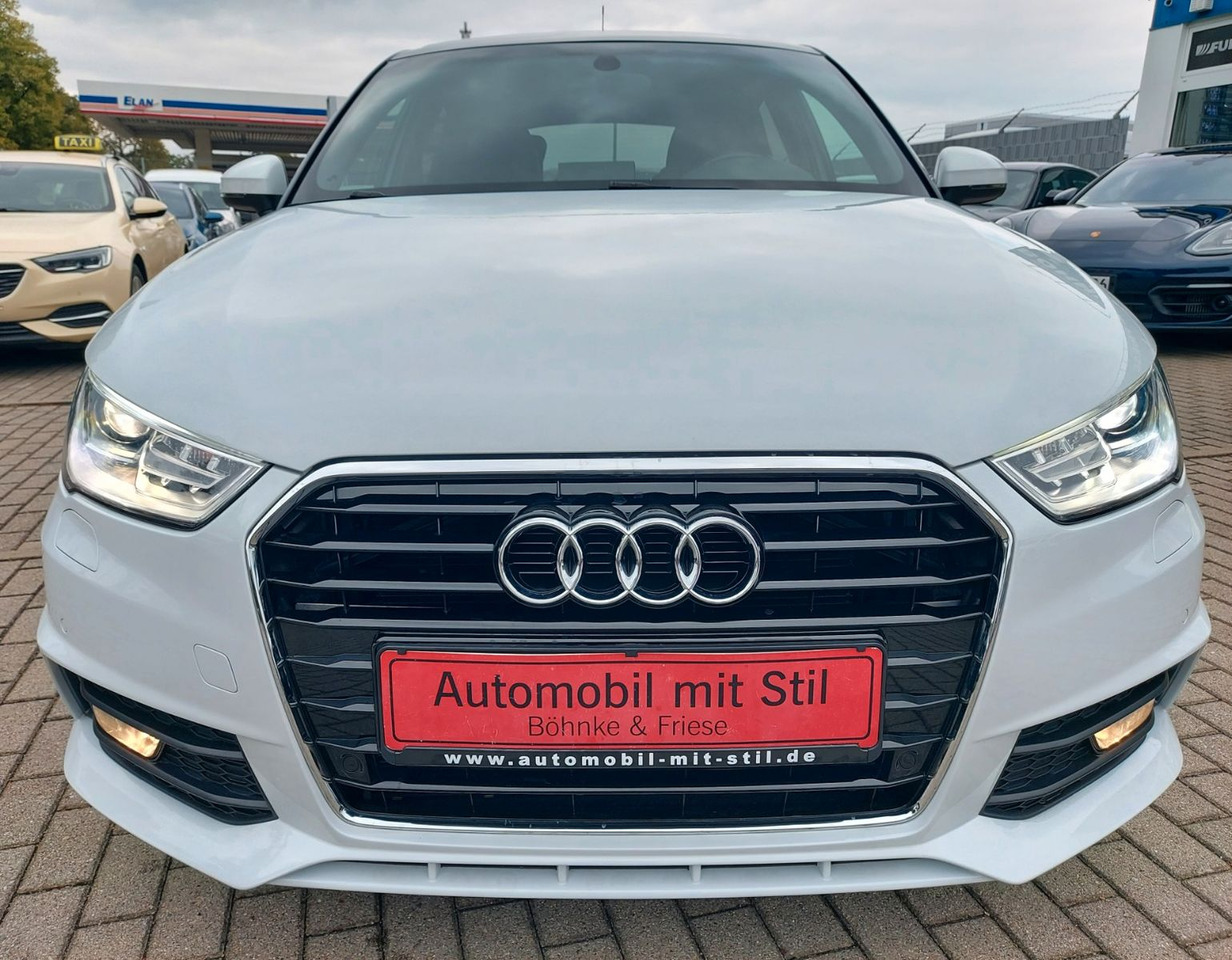 Audi A1 Sportback sport S-Line Pano Bose Xenon DAB - Седан: фото 3 Audi A1 Sportback sport S-Line Pano Bose Xenon DAB - Седан: фото 3