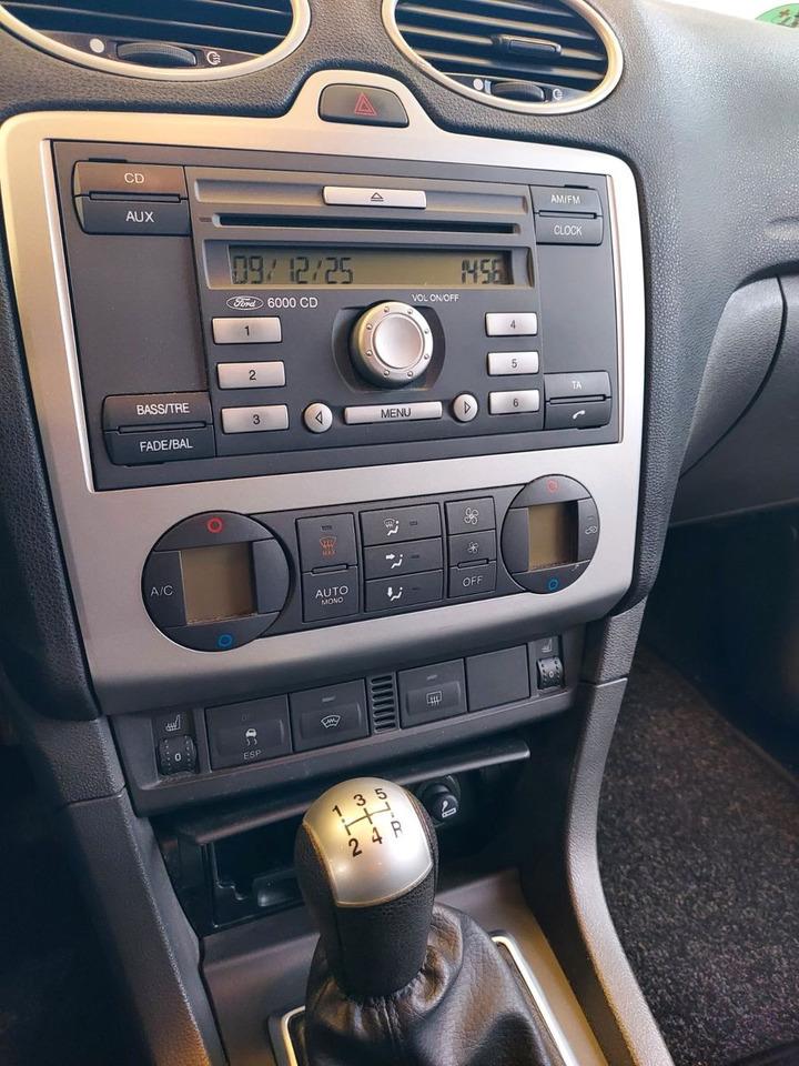 Ford Focus Turnier Fun X Klima Sitzheizung - Универсал: фото 1 Ford Focus Turnier Fun X Klima Sitzheizung - Универсал: фото 1