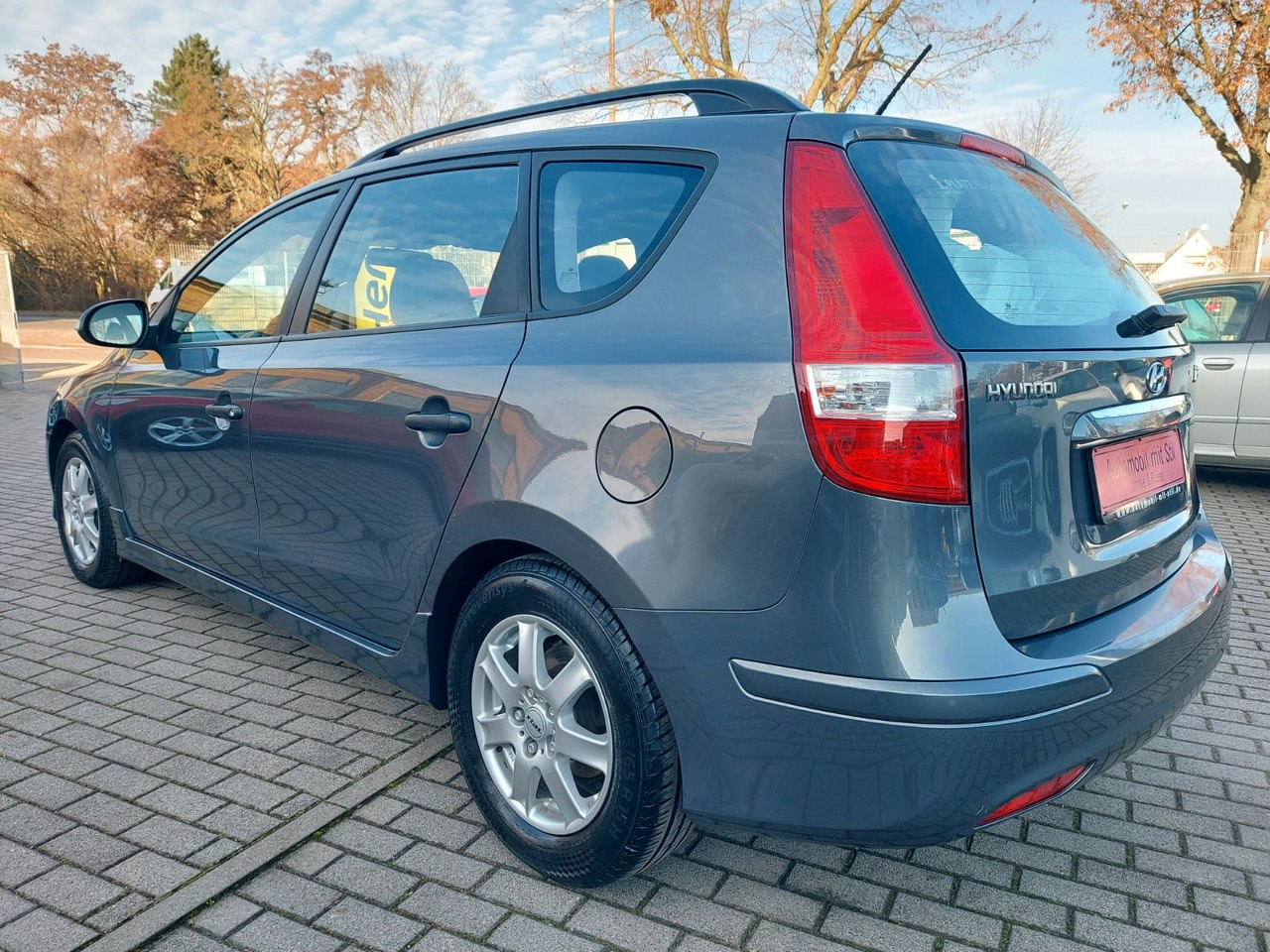 Hyundai i30 cw FIFA WM Edition Klima Sitzheizung - Универсал: фото 4 Hyundai i30 cw FIFA WM Edition Klima Sitzheizung - Универсал: фото 4