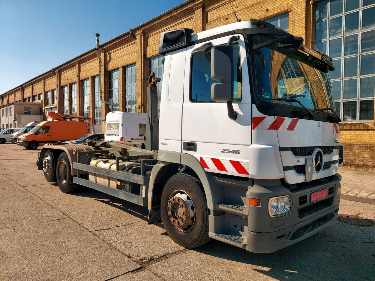Mercedes-Benz Actros 6-Zyl. 2546 ABROLLKIPPER MEILER - Крюковой мультилифт: фото 2 Mercedes-Benz Actros 6-Zyl. 2546 ABROLLKIPPER MEILER - Крюковой мультилифт: фото 2