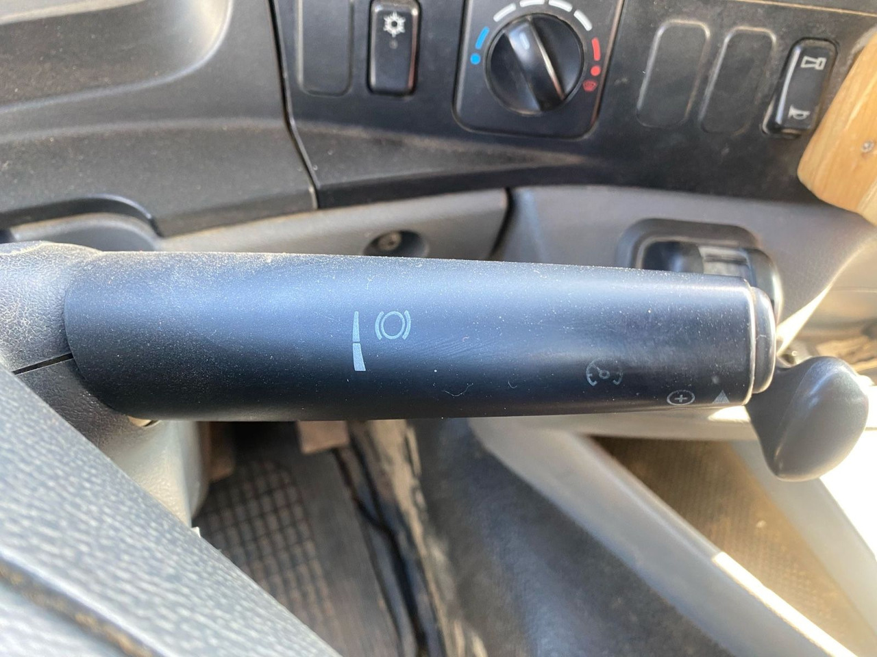 Самосвал Mercedes-Benz Axor 2 C 4-Achser 3243 8x4 KLIMA RETARDER MEILER: фото 15 Самосвал Mercedes-Benz Axor 2 C 4-Achser 3243 8x4 KLIMA RETARDER MEILER: фото 15