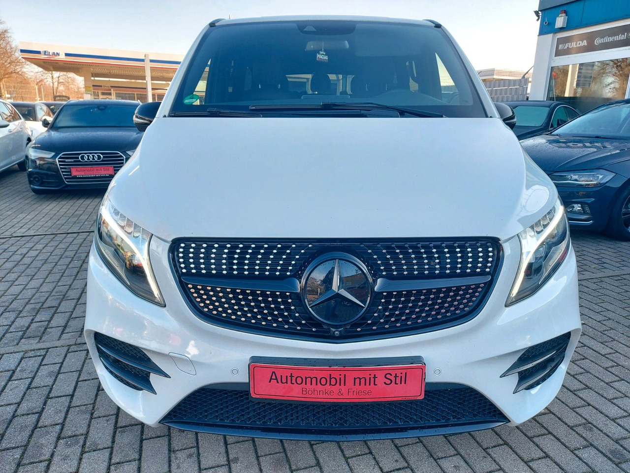 Mercedes-Benz V 250 AVANTGARDE EDITION AMG lang - Пассажирский фургон: фото 4 Mercedes-Benz V 250 AVANTGARDE EDITION AMG lang - Пассажирский фургон: фото 4