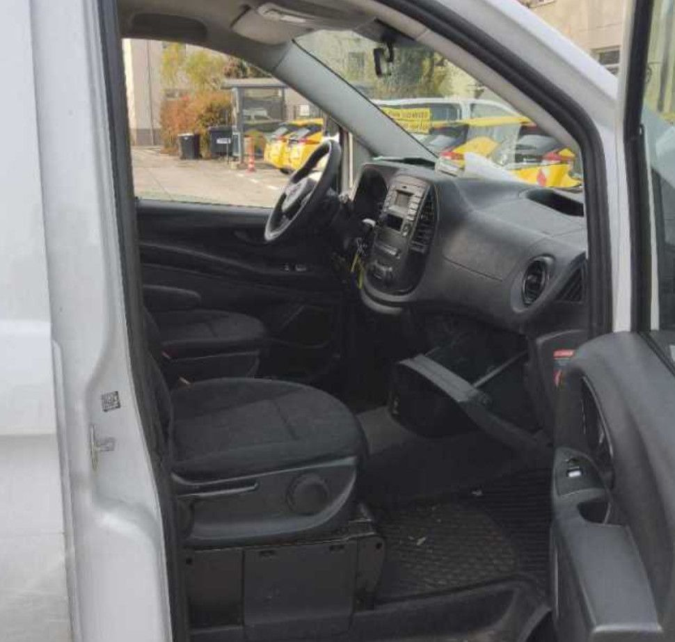 Mercedes-Benz Vito Tourer 114CDI Lang TOURER KLIMA 10 /26 TÜV - Пассажирский фургон: фото 5 Mercedes-Benz Vito Tourer 114CDI Lang TOURER KLIMA 10 /26 TÜV - Пассажирский фургон: фото 5