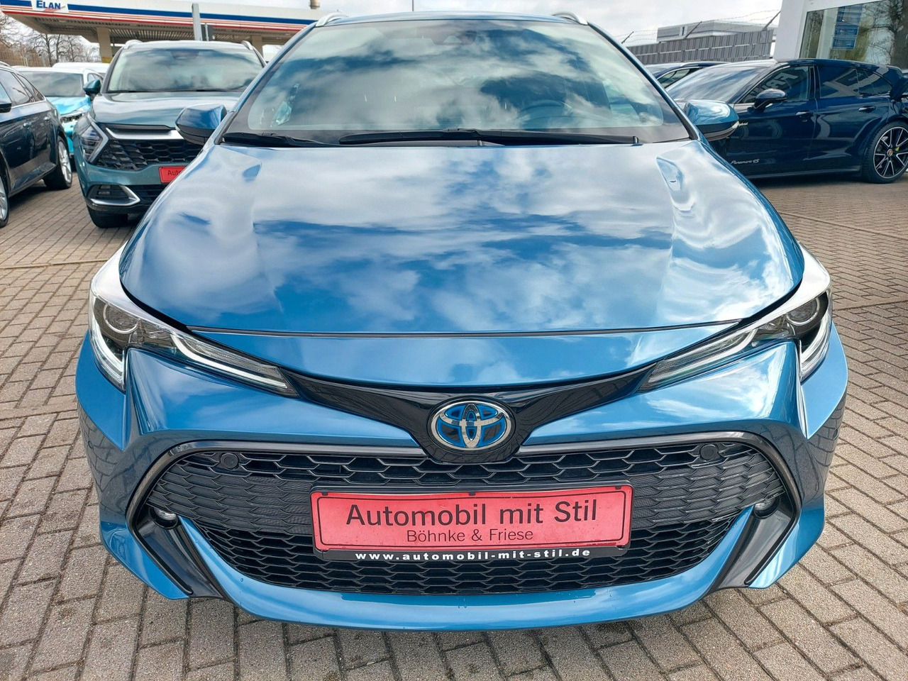 Toyota Corolla Touring Sports Hybrid Lounge Assist DAB - Легковой автомобиль: фото 2 Toyota Corolla Touring Sports Hybrid Lounge Assist DAB - Легковой автомобиль: фото 2