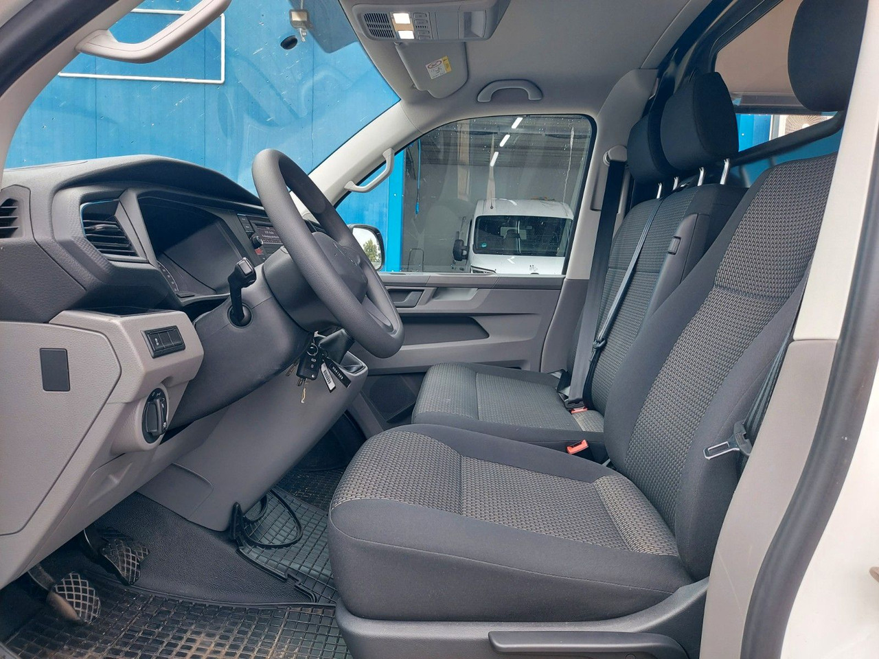 Volkswagen T6 Kasten Kombi Klima Tempomat DAB Radio 3 Sitze - Пассажирский фургон: фото 4 Volkswagen T6 Kasten Kombi Klima Tempomat DAB Radio 3 Sitze - Пассажирский фургон: фото 4