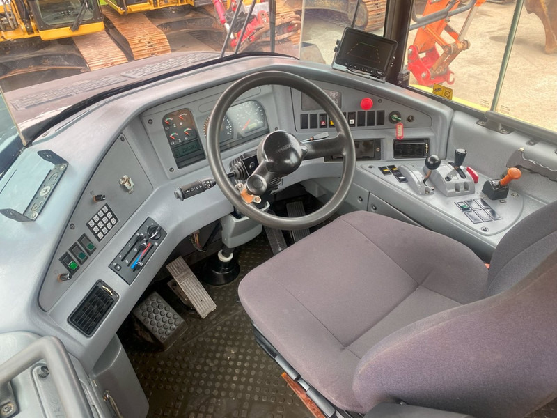 Volvo A 30 D 6x6 dumper articulated hauler - Внедорожный самосвал: фото 3 Volvo A 30 D 6x6 dumper articulated hauler - Внедорожный самосвал: фото 3