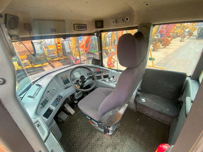 Volvo A 30 D 6x6 dumper articulated hauler - Внедорожный самосвал: фото 4 Volvo A 30 D 6x6 dumper articulated hauler - Внедорожный самосвал: фото 4