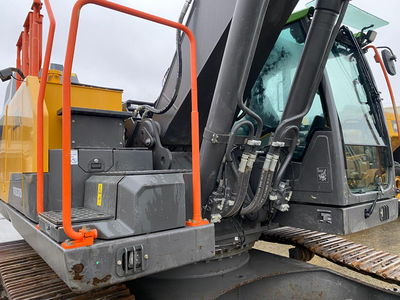 Гусеничный экскаватор Volvo EC300: фото 45