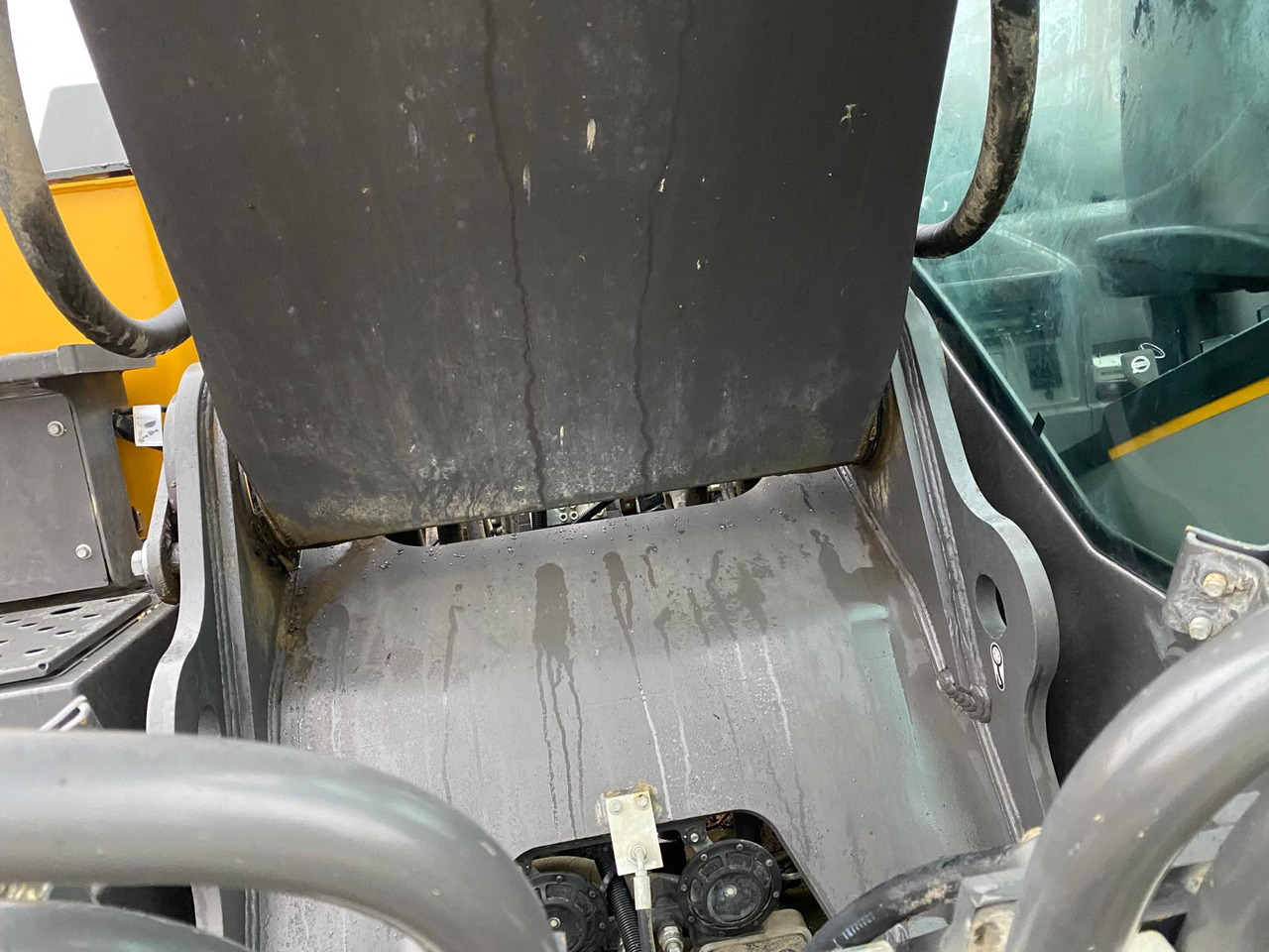 Гусеничный экскаватор Volvo EC300: фото 42