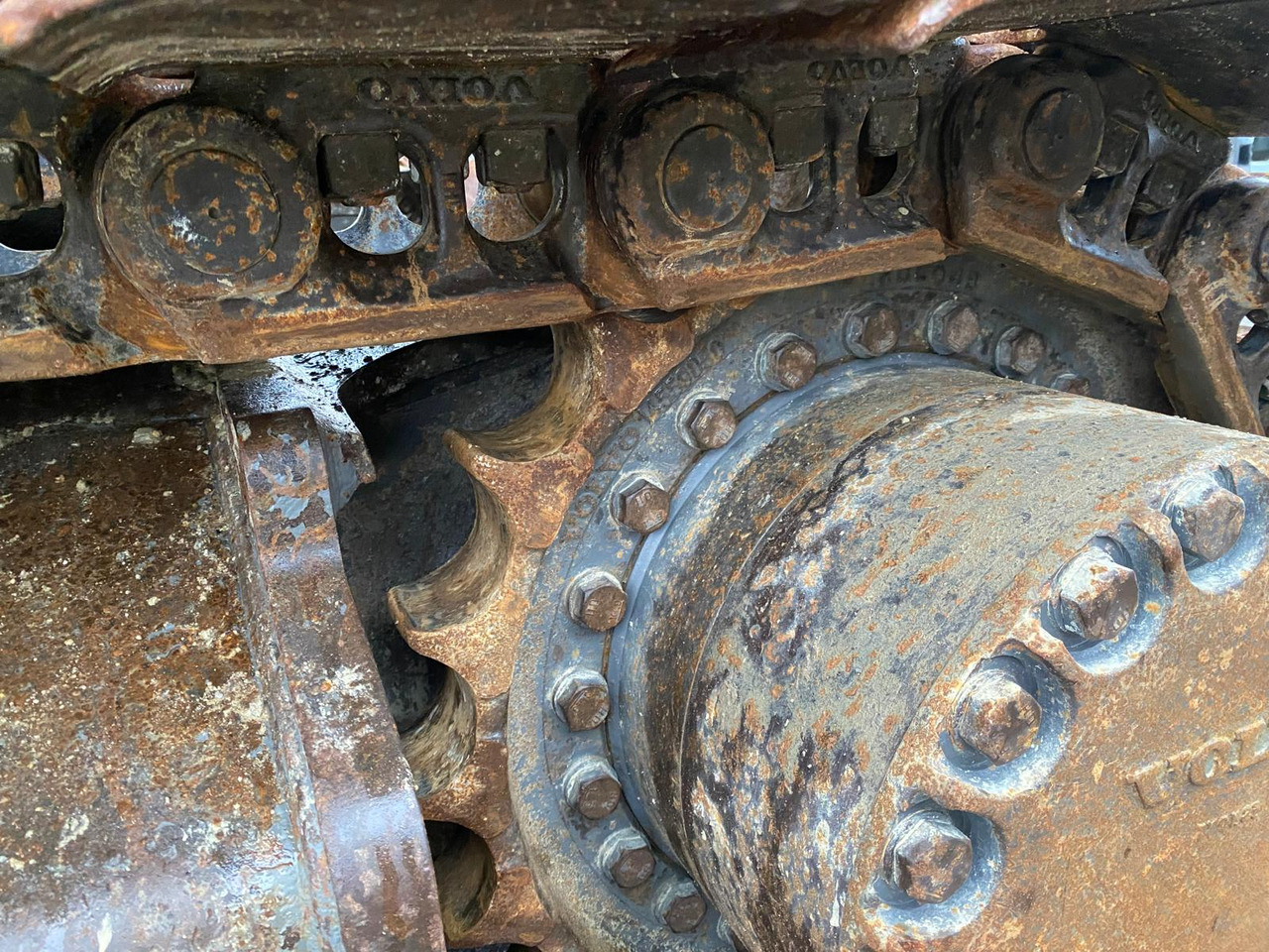 Гусеничный экскаватор Volvo EC300: фото 30