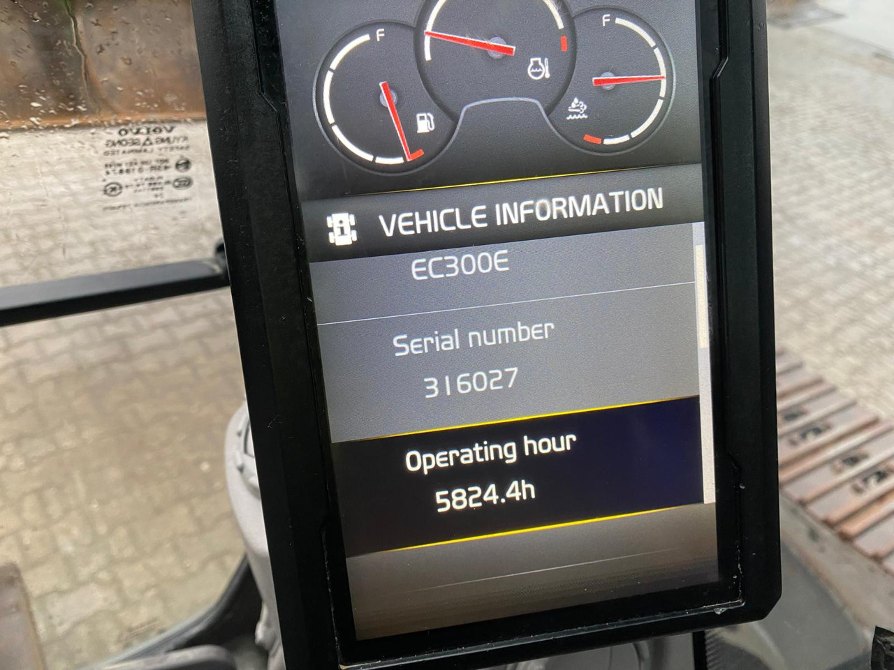 Гусеничный экскаватор Volvo EC300: фото 12