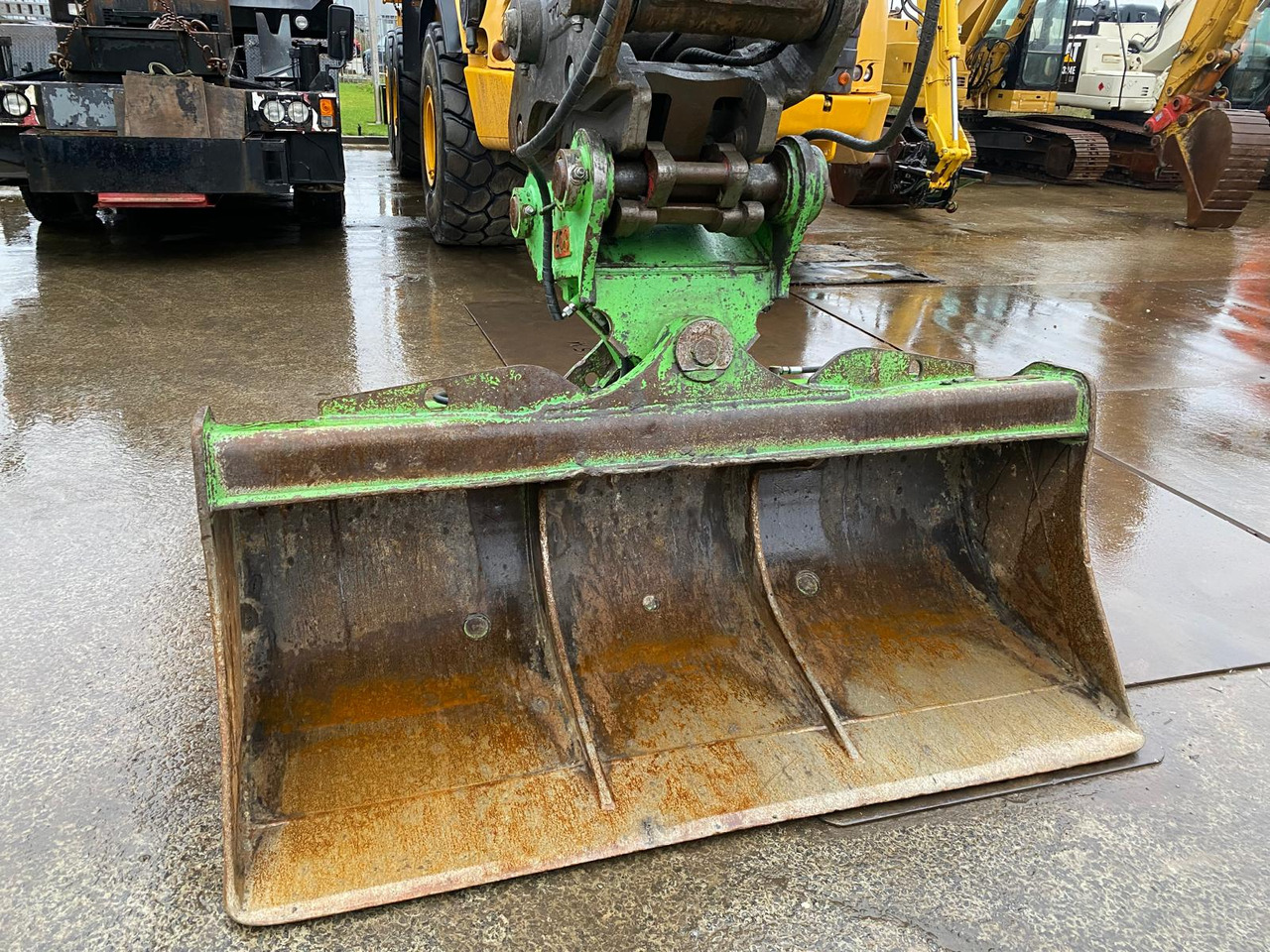 Гусеничный экскаватор Volvo EC300: фото 34