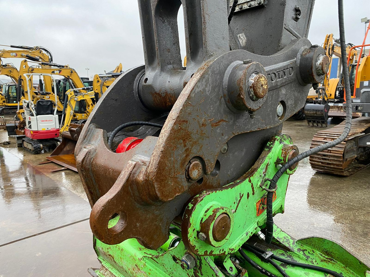 Гусеничный экскаватор Volvo EC300: фото 33