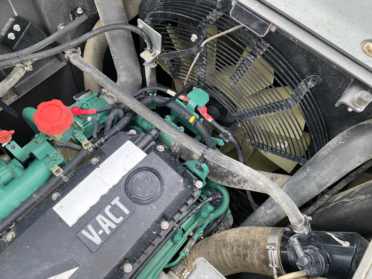 Гусеничный экскаватор Volvo EC300: фото 50