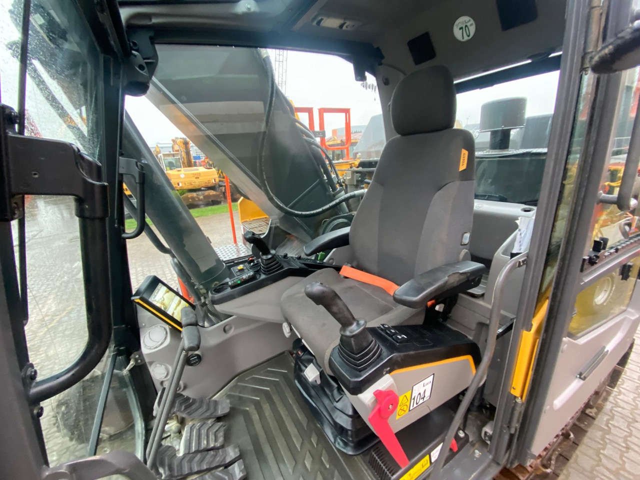 Гусеничный экскаватор Volvo EC300: фото 10