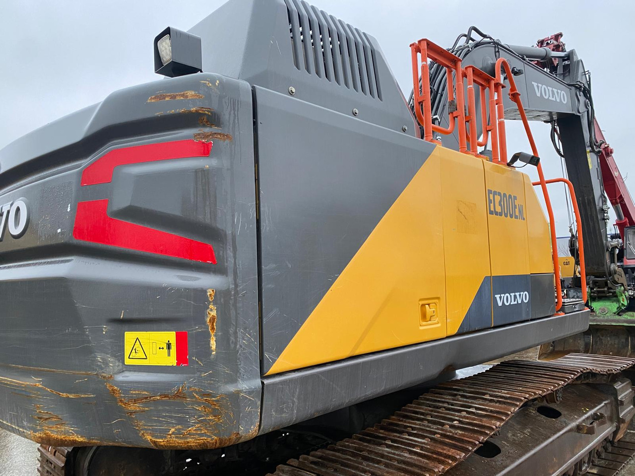 Гусеничный экскаватор Volvo EC300: фото 46
