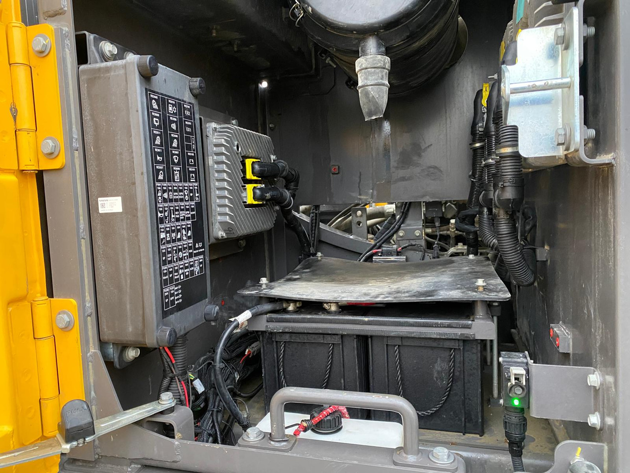 Гусеничный экскаватор Volvo EC300: фото 18