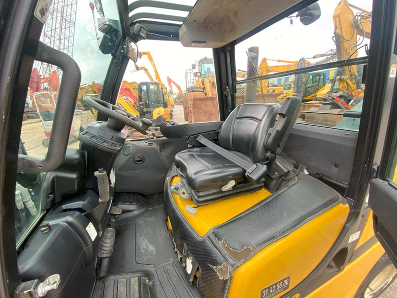 Yale GDP45 VX6 NVT - Дизельный погрузчик: фото 3 Yale GDP45 VX6 NVT - Дизельный погрузчик: фото 3