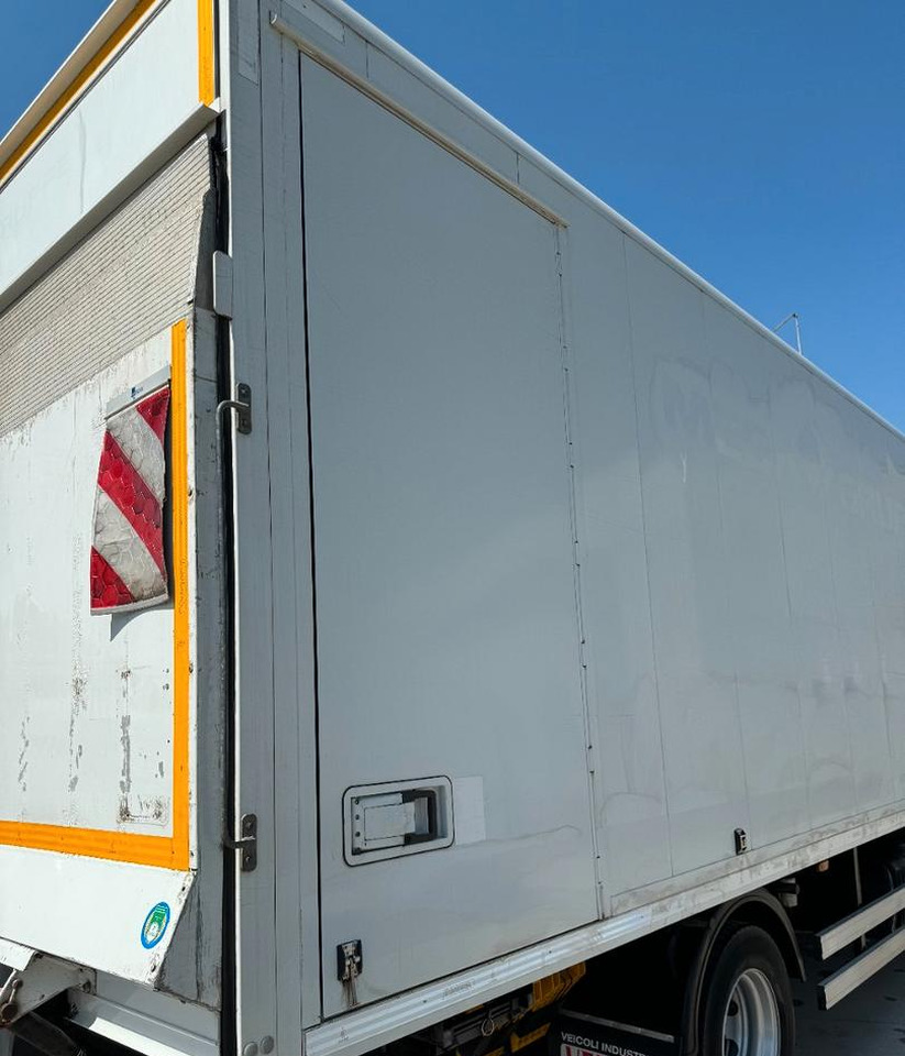 Iveco - Грузовик с закрытым кузовом: фото 4 Iveco - Грузовик с закрытым кузовом: фото 4