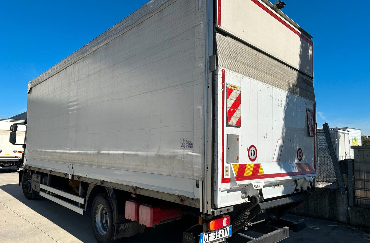 Iveco - Тентованный грузовик: фото 5 Iveco - Тентованный грузовик: фото 5