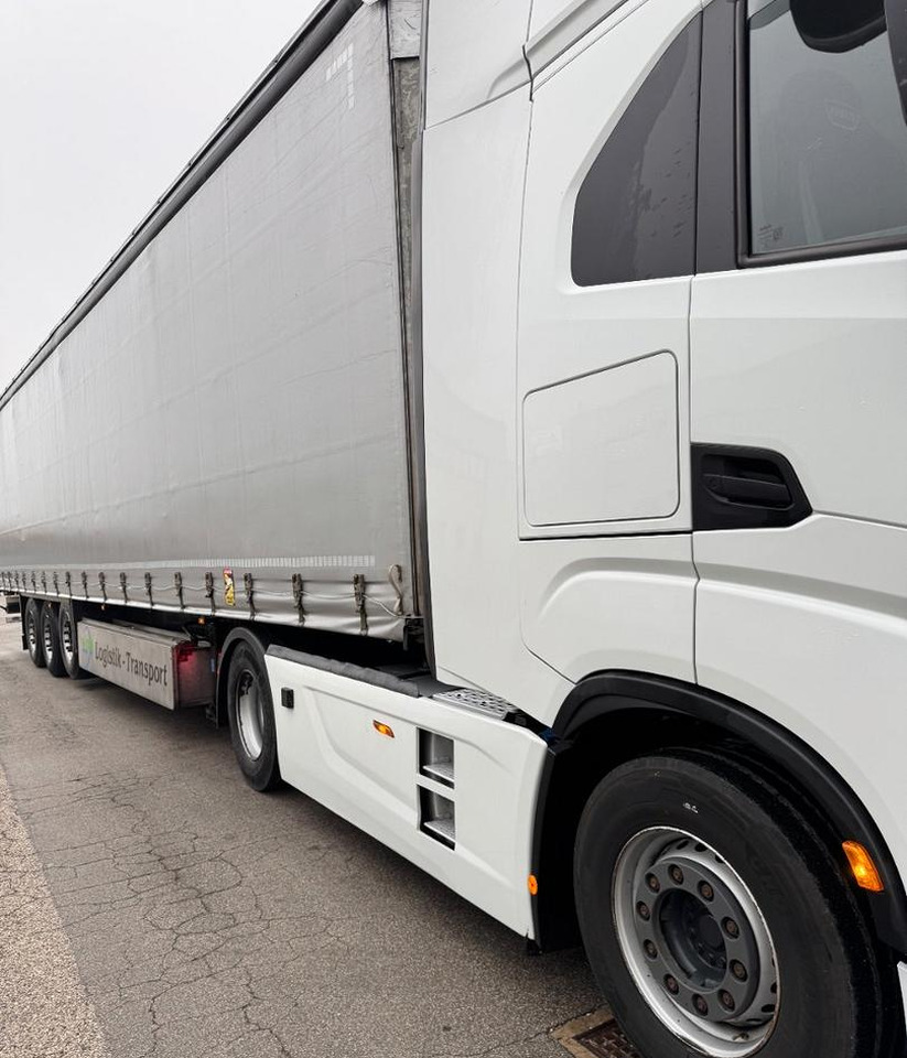 Semirimorchio - Тентованный полуприцеп: фото 1 Semirimorchio - Тентованный полуприцеп: фото 1