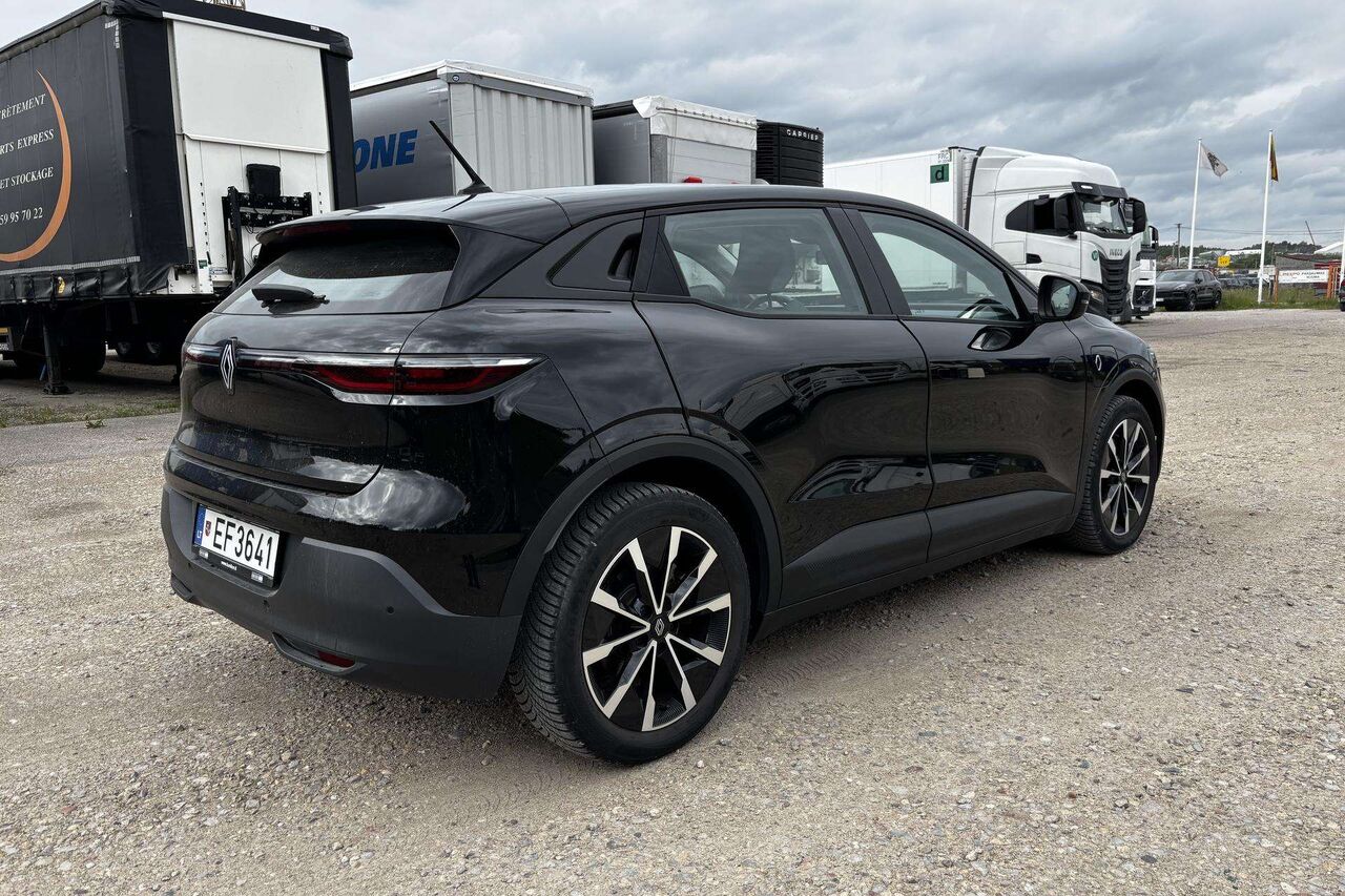 Renault Megane E-Tech - Хэтчбек: фото 4 Renault Megane E-Tech - Хэтчбек: фото 4