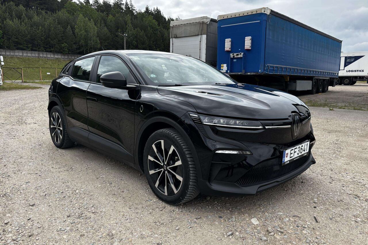 Renault Megane E-Tech - Хэтчбек: фото 2 Renault Megane E-Tech - Хэтчбек: фото 2