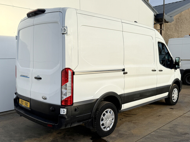 Ford E-Transit 390 75kWh 184PK 390 Elektrisch 75kWh 334km WLTP BEV Snelladen L2H2 Climate Control Tachograaf Carplay 360° Camera Stoelverwarming Parkeersensoren voor achter Laadkabel - Цельнометаллический фургон, Электрический фургон: фото 3 Ford E-Transit 390 75kWh 184PK 390 Elektrisch 75kWh 334km WLTP BEV Snelladen L2H2 Climate Control Tachograaf Carplay 360° Camera Stoelverwarming Parkeersensoren voor achter Laadkabel - Цельнометаллический фургон, Электрический фургон: фото 3