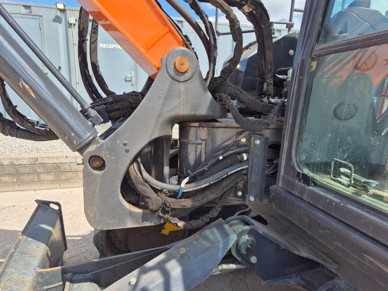 Hitachi ZX85USBR-6 2PB в лизинг Hitachi ZX85USBR-6 2PB: фото 16