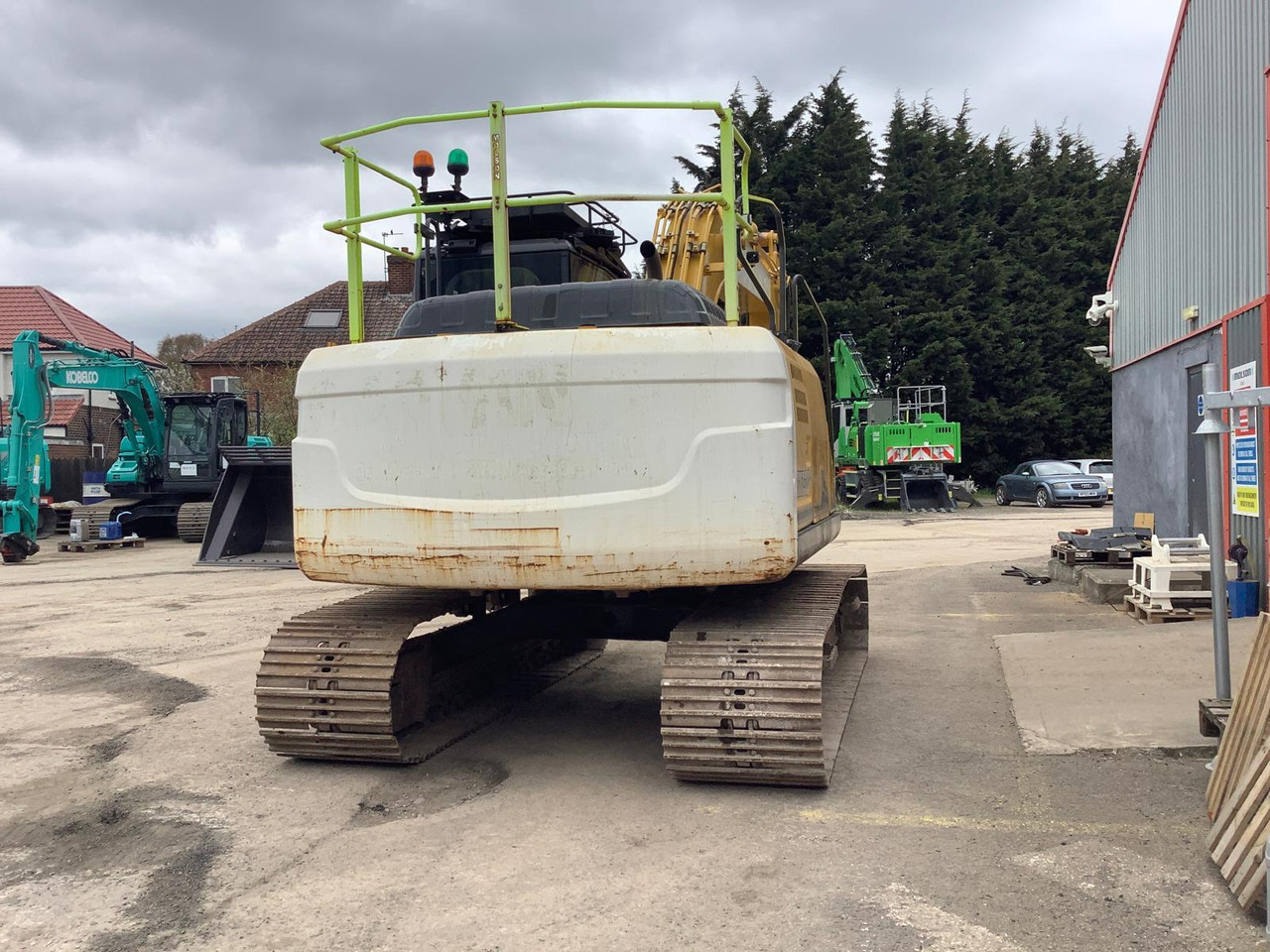 KOBELCO SK130LC-11 - Гусеничный экскаватор: фото 3 KOBELCO SK130LC-11 - Гусеничный экскаватор: фото 3