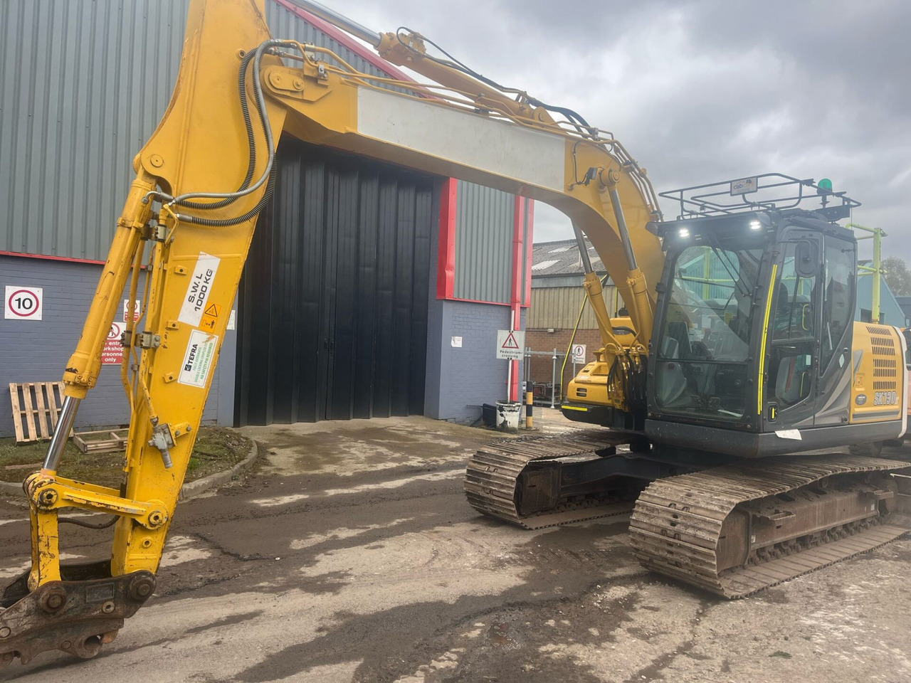 Kobelco SK130LC-11 - Гусеничный экскаватор: фото 1 Kobelco SK130LC-11 - Гусеничный экскаватор: фото 1